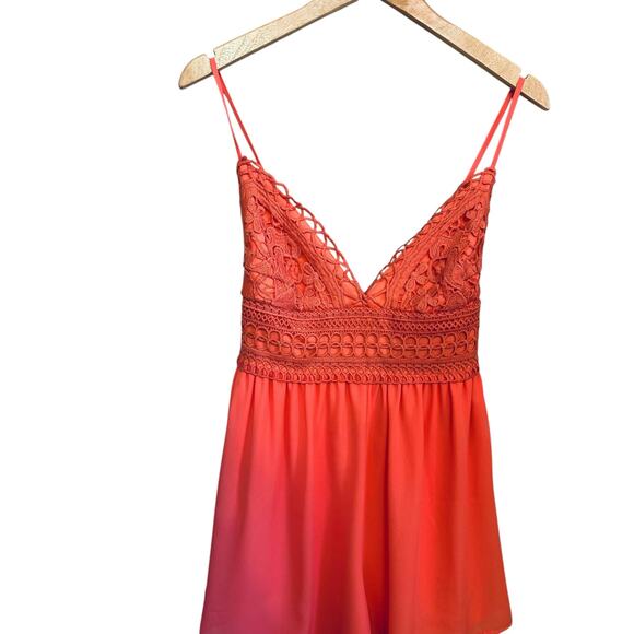 IRIS Silky Coral Lace Spaghetti Strap Open Back Bow Shorts Romper Juniors Large - Picture 3 of 7